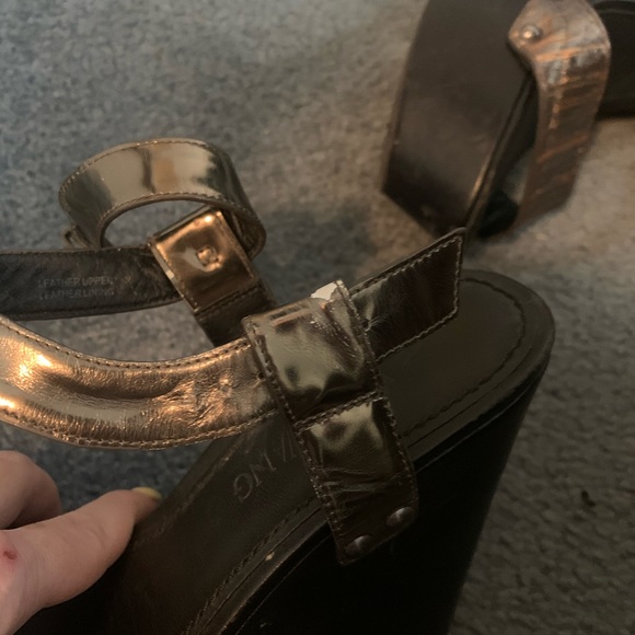 Vera Wang metallic Jamaya Leather wedge sandal - Picture 4 of 8